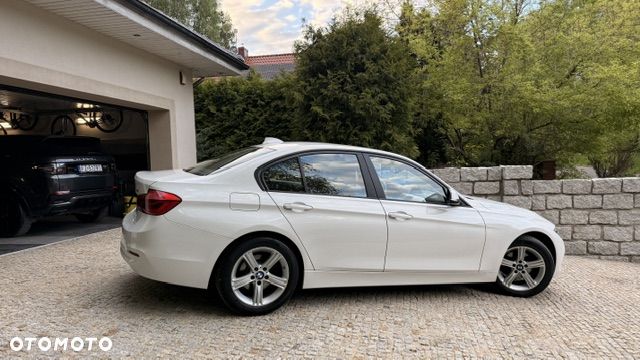 BMW Seria 3 318i GPF Advantage - 13
