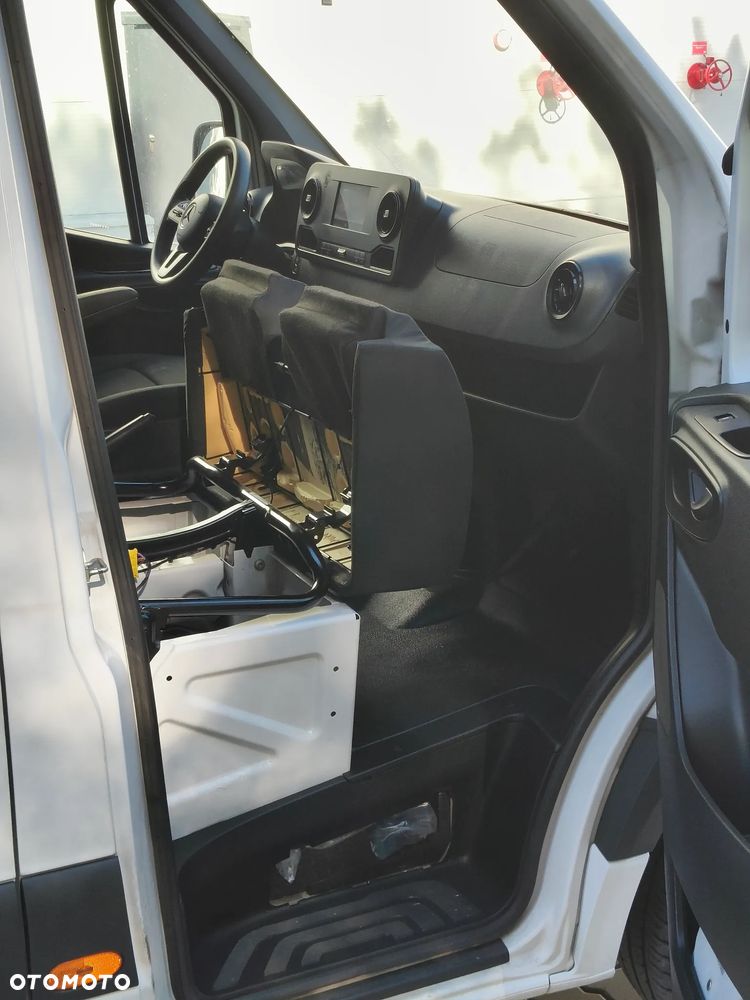 Mercedes-Benz Sprinter - 18