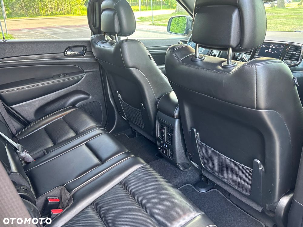 Jeep Grand Cherokee - 15