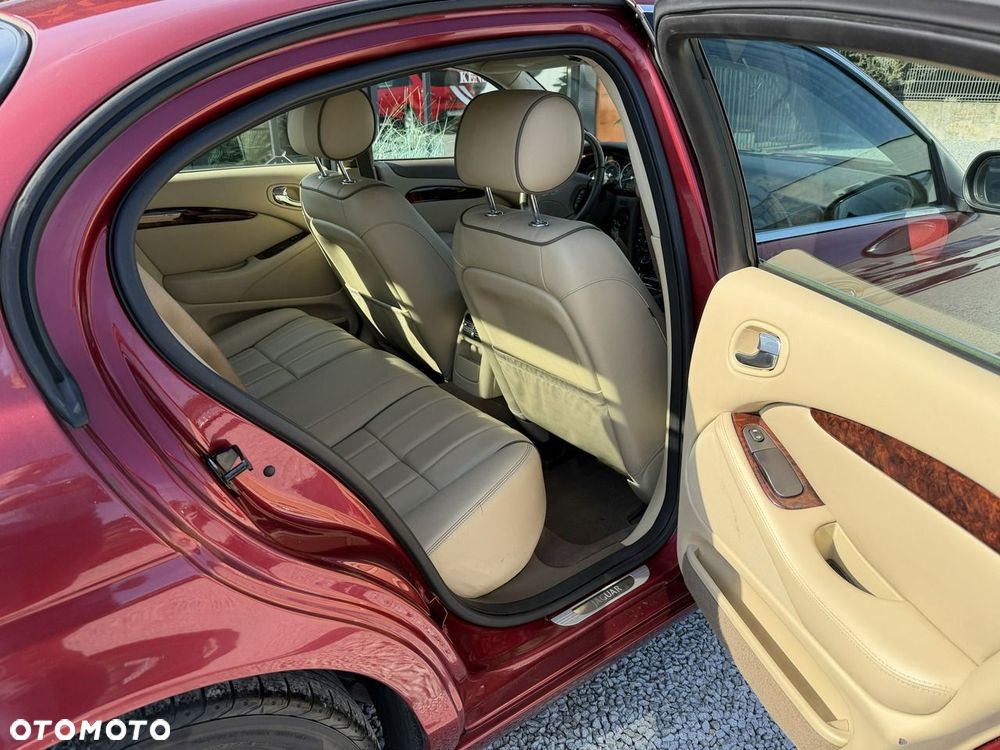 Jaguar S-Type - 30