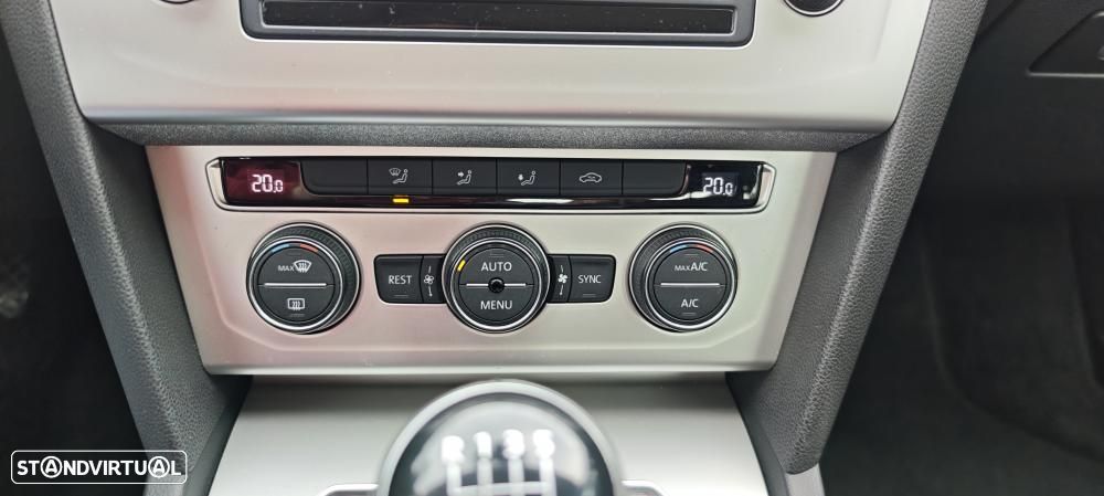 VW Passat 1.6 TDI Confortline - 29