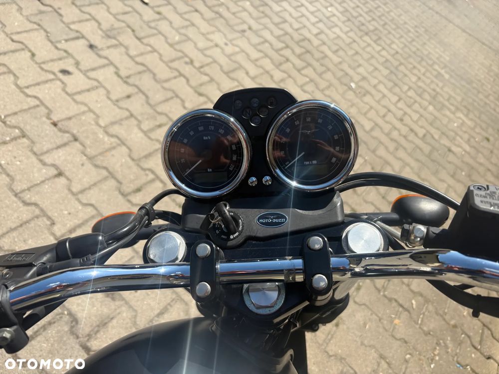 Moto Guzzi V7 - 10