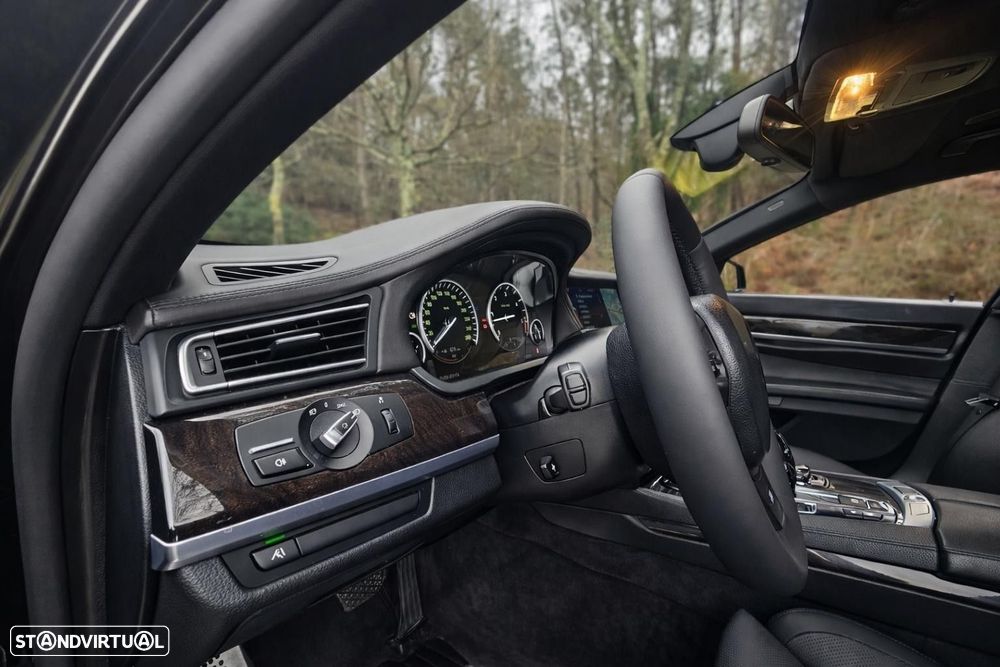 BMW 740 d Pack M - 9