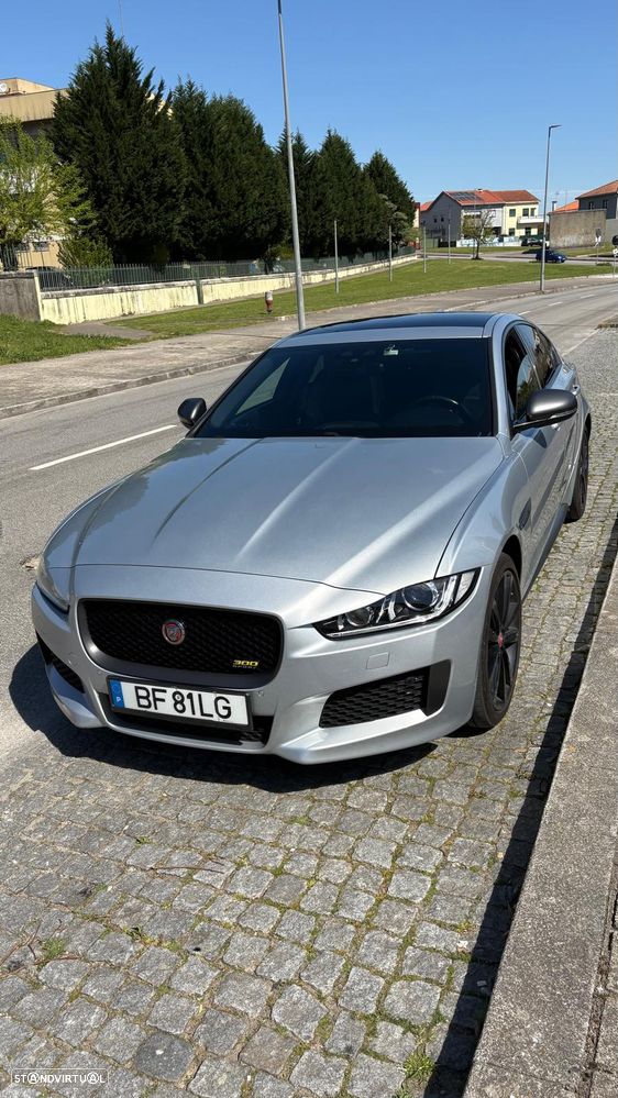 Jaguar XE 30t AWD R-Sport - 14