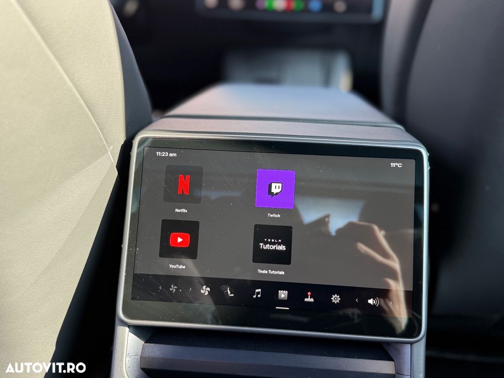 Tesla Model 3 Langstreckenbatterie Allradantrieb Dual Motor Performance - 22
