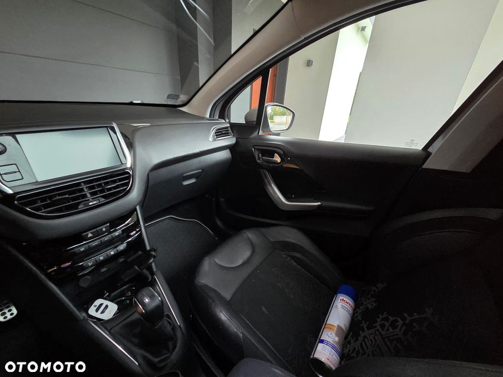 Peugeot 208 1.6 e-HDi Allure STT - 9