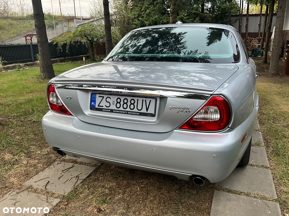 Jaguar XJ XJ8 4.2 LWB Executive - 10