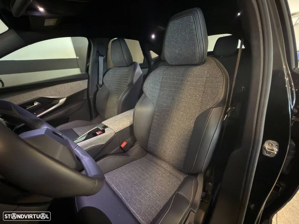Peugeot E-3008 73 kWh Allure - 23