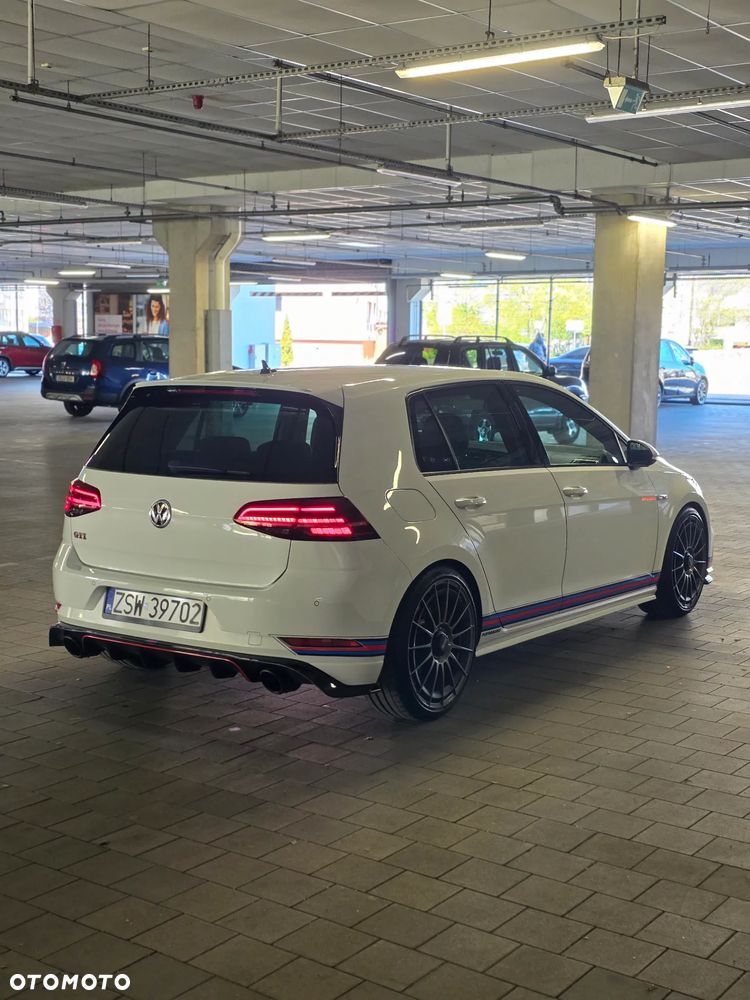 Volkswagen Golf - 5