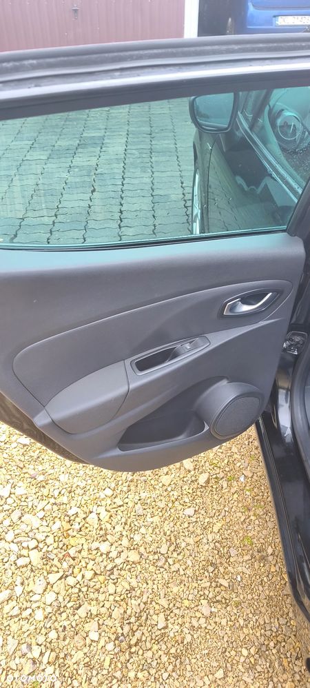 Renault Clio 1.2 16V Limited - 10