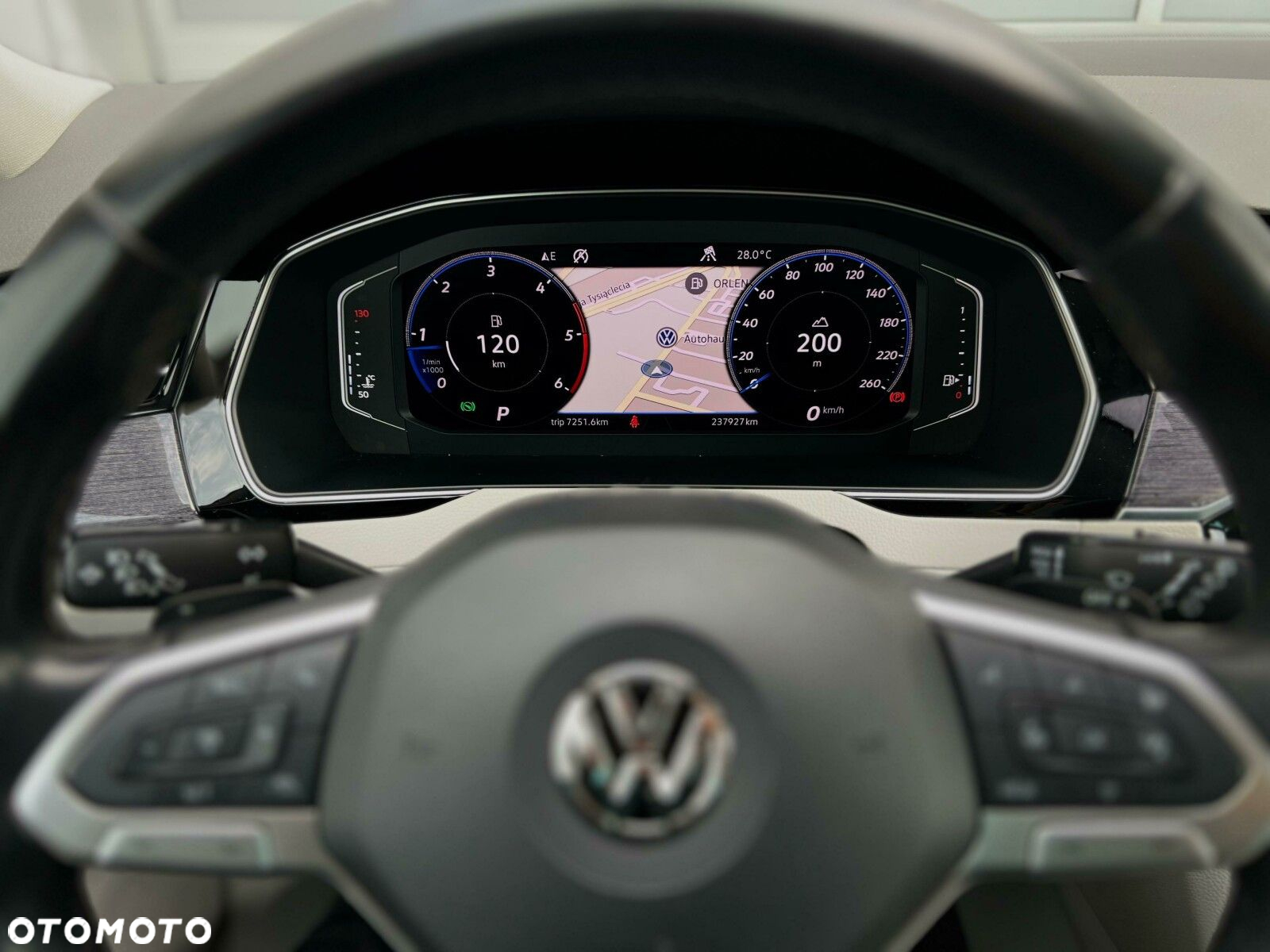 Volkswagen Passat - 30