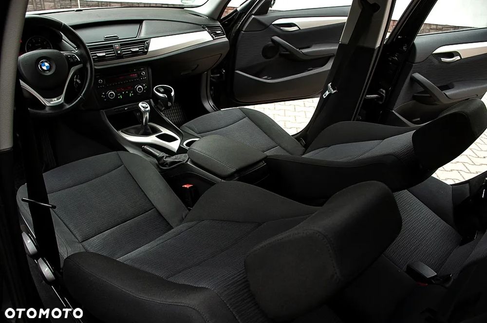 BMW X1 sDrive18i xLine - 27