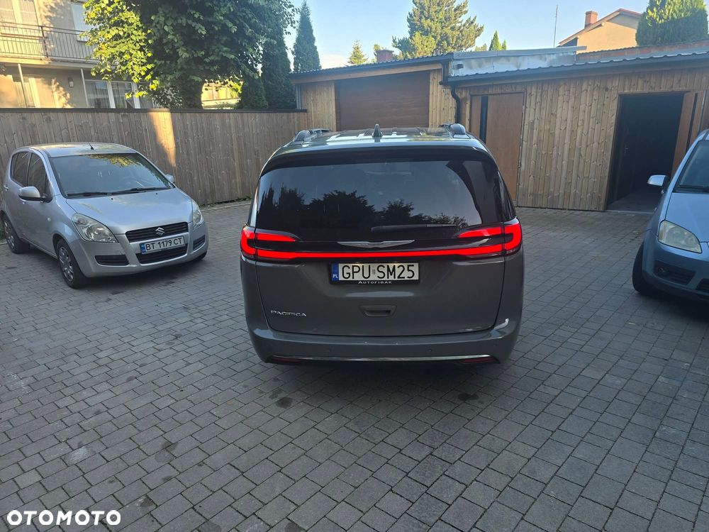 Chrysler Pacifica - 10