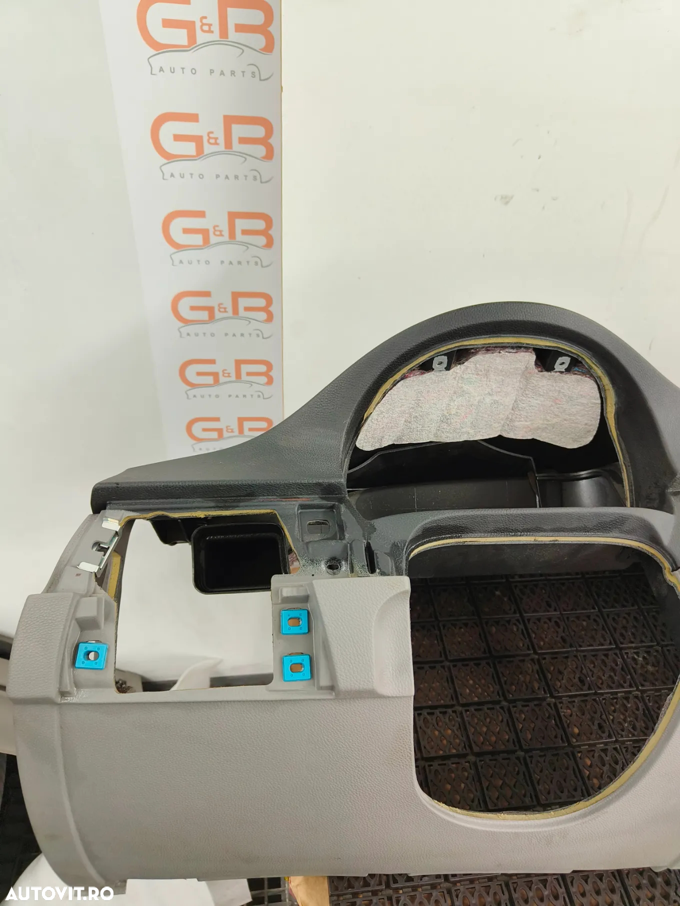 Plansa bord BMW E90/91/92 model fara navigatie cu airbag pasager model cu doua mufe - 4