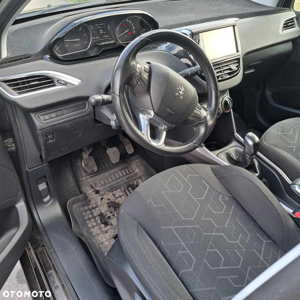 Peugeot 2008 - 7