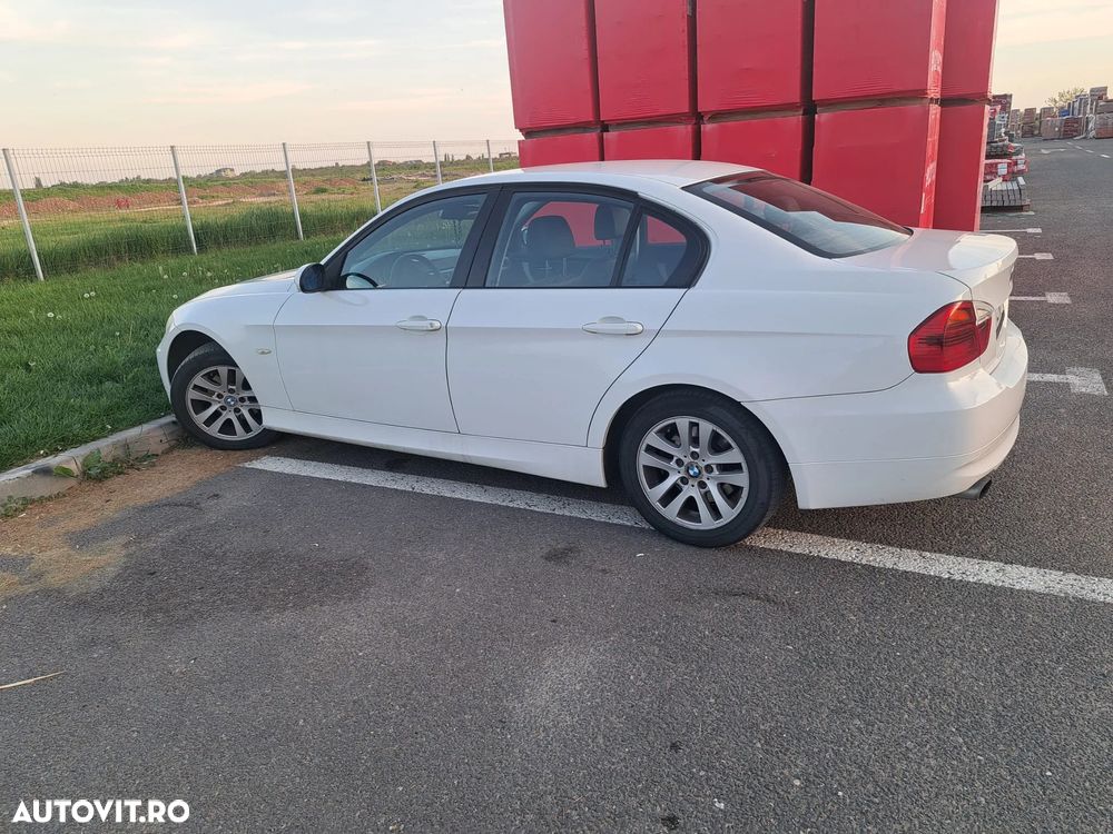 BMW Seria 3 318i - 8