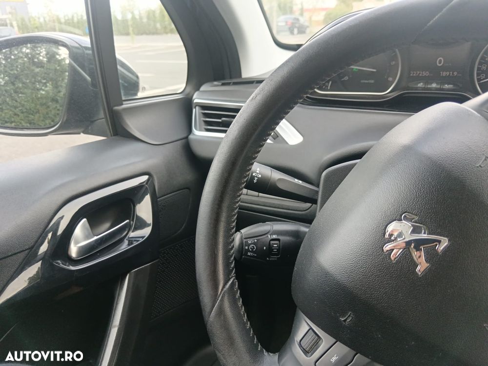 Peugeot 208 1.4 HDi FAP Style - 10