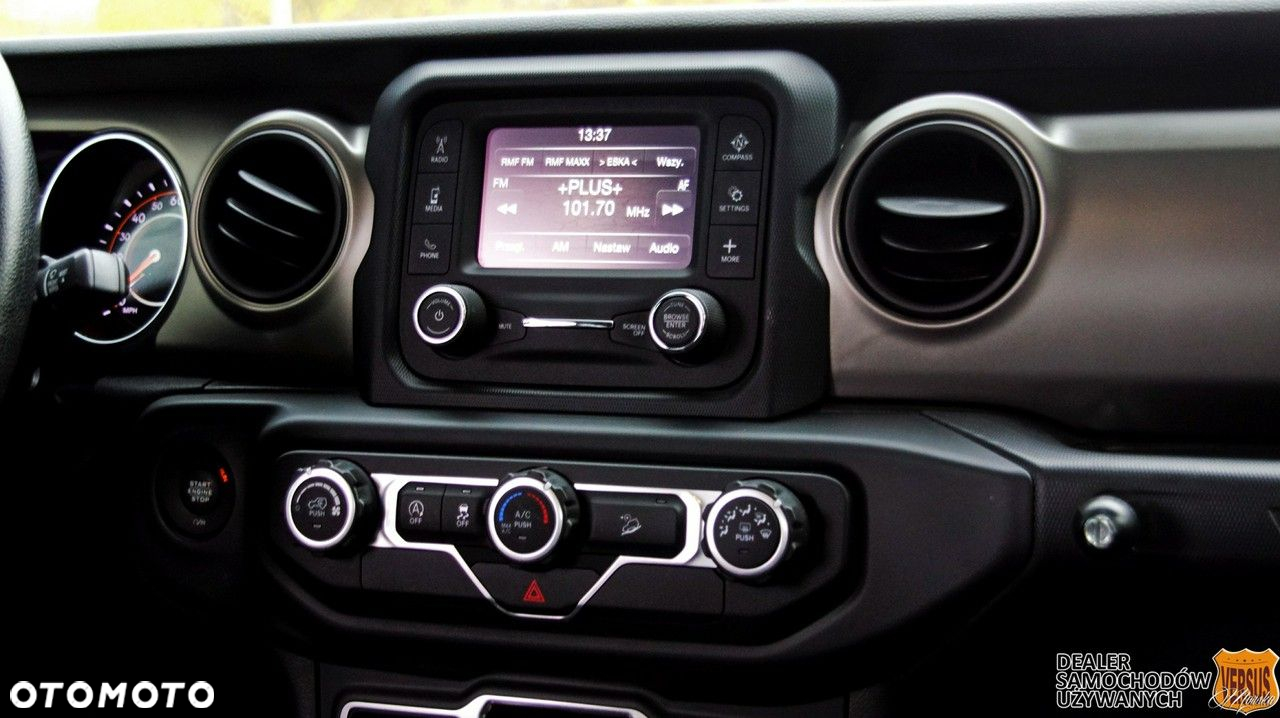 Jeep Wrangler - 26