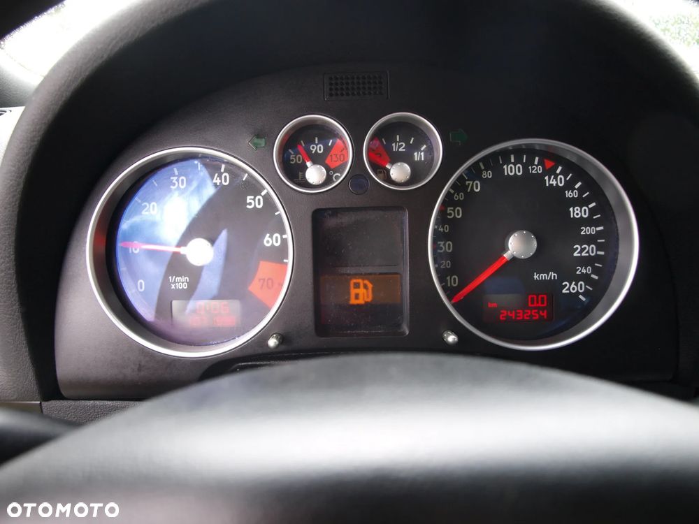 Audi TT Coupé 1.8 T quattro - 8