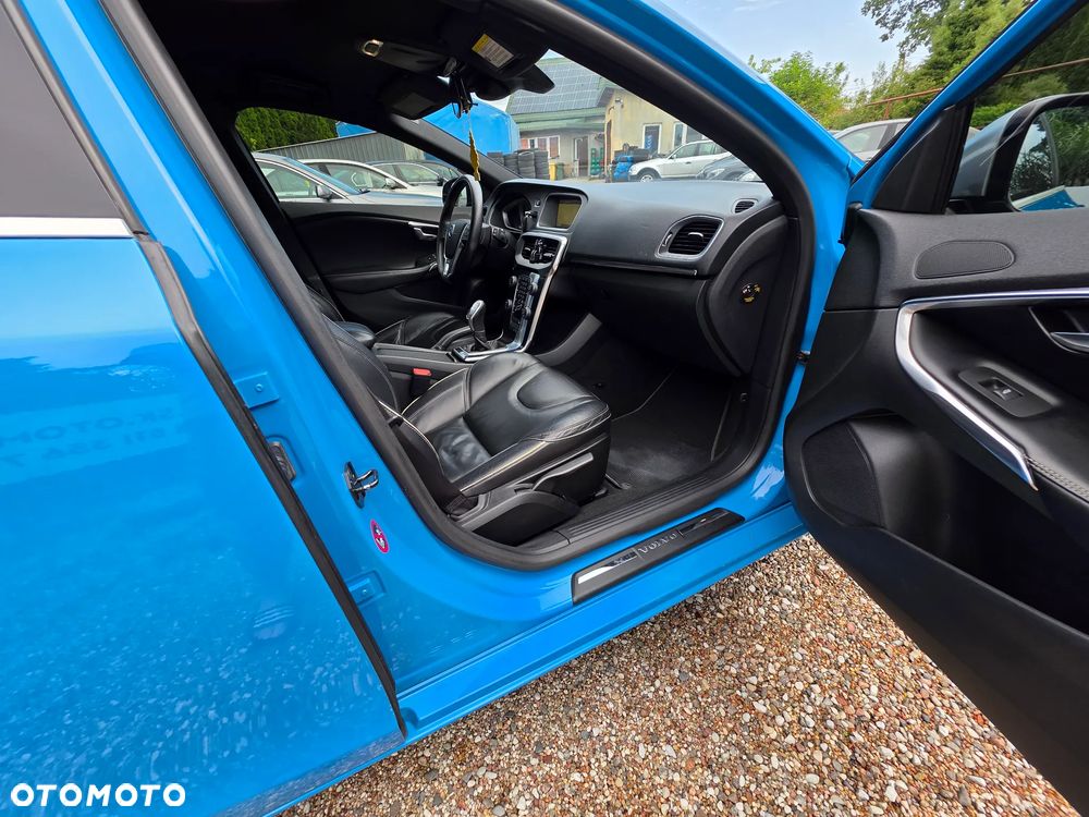 Volvo V40 D2 R Design - 5