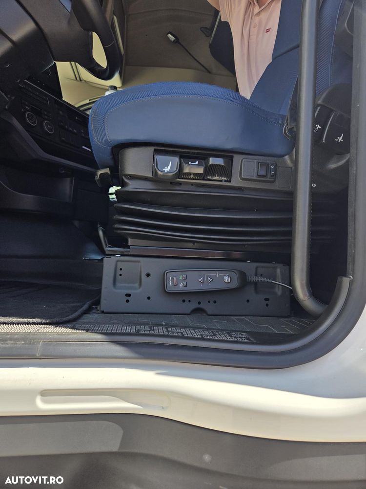 Volvo FH 500, 2022, 543.610km, rulata in GERMANIA, 2 paturi, Aeropachet spoilere cabina, spoilere sasiu, 2 rezervoare, Frigider, Aer conditionat STATIONARE, CIV, anv Michelin 70% ok, Automata, Navigatie, posibilitate leasing-PROMOTIE 53.900 EUR+Tva - 26