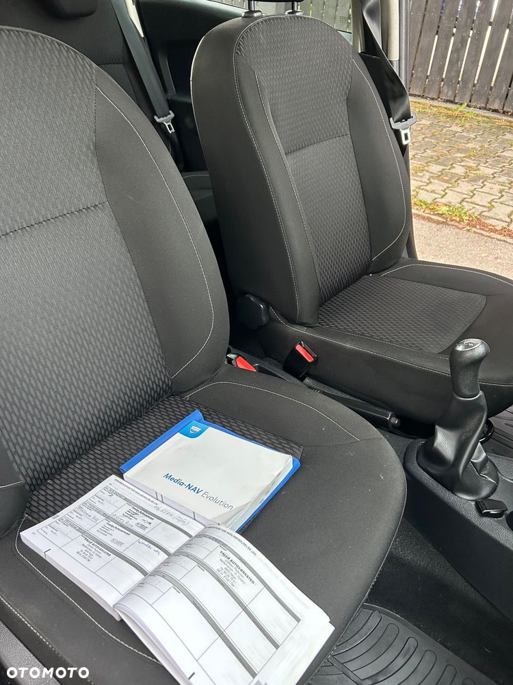 Dacia Sandero - 8
