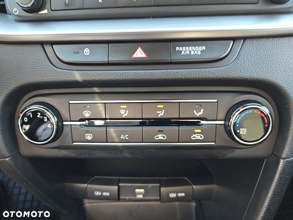 Kia Ceed - 24
