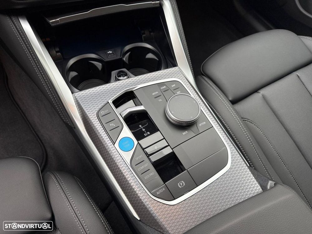 BMW i4 eDrive40 Pack Desportivo M - 16