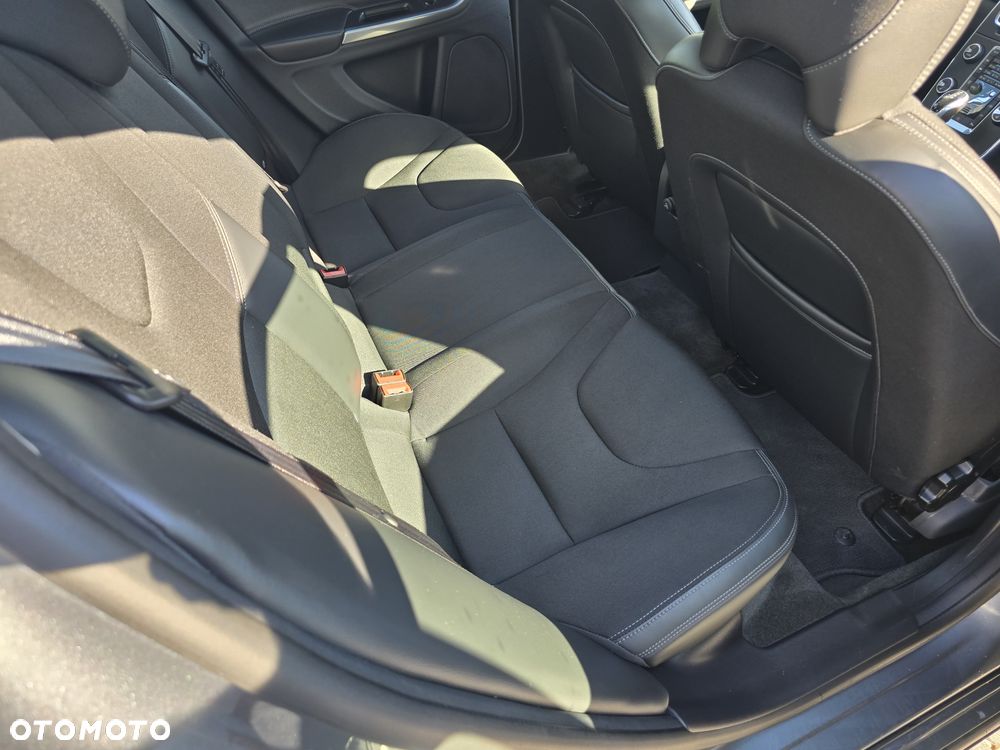 Volvo S60 D4 Drive-E Dynamic Edition (Momentum) - 11
