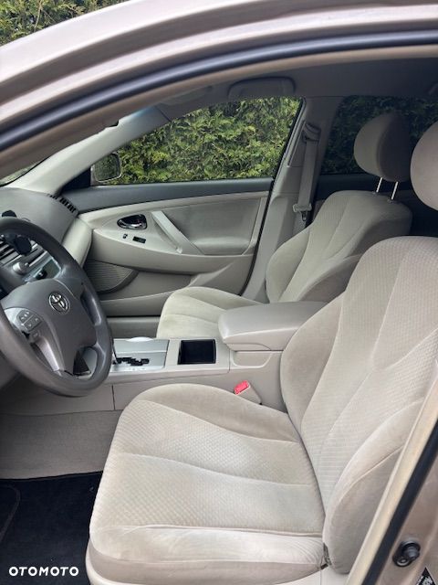 Toyota Camry - 5