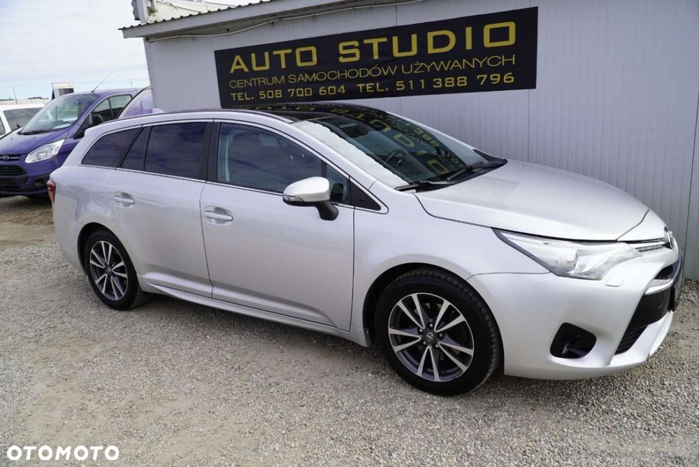 Toyota Avensis 2.0 D-4D Premium - 36