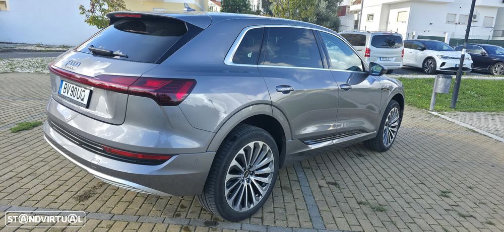 Audi e-tron - 7