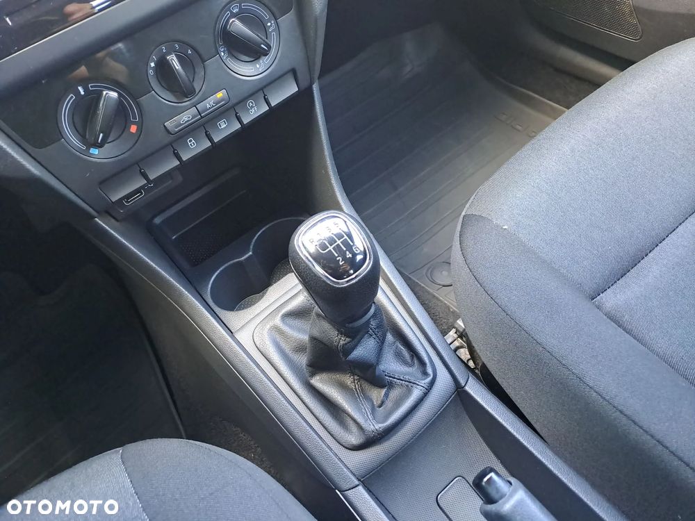 Skoda RAPID 1.0 TSI Active - 18