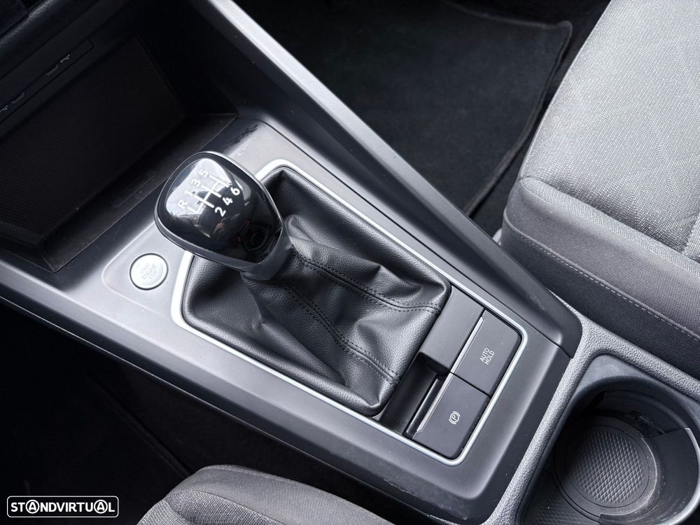 VW Golf 1.0 TSI Life - 44