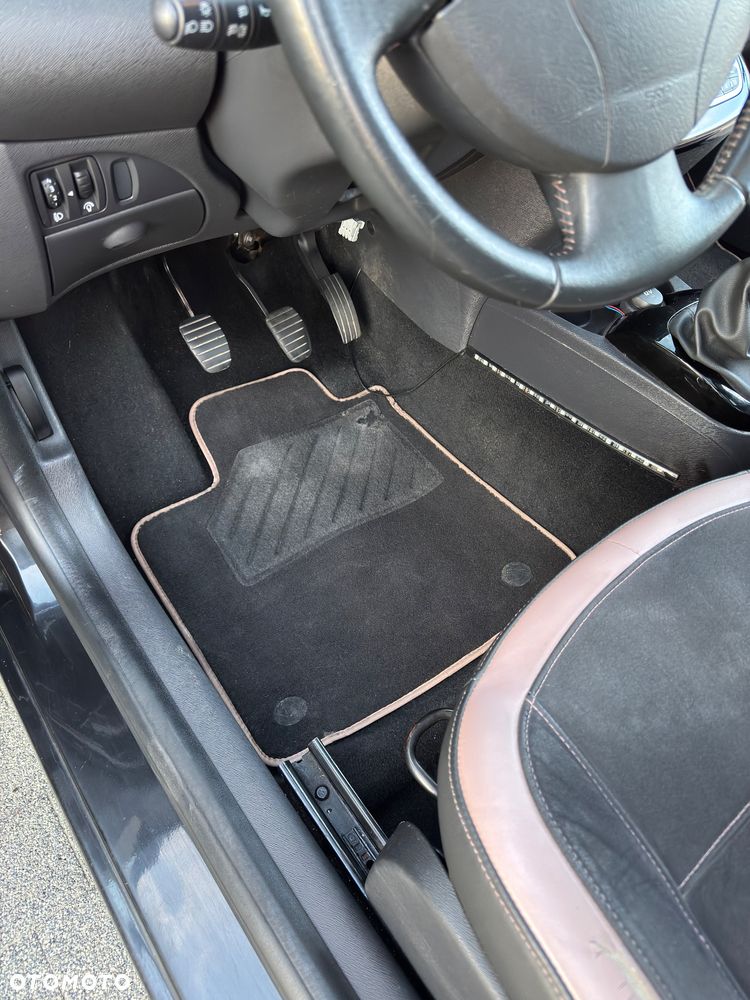 Renault Twingo 1.2 LEV 16V 75 Miss Sixty - 23