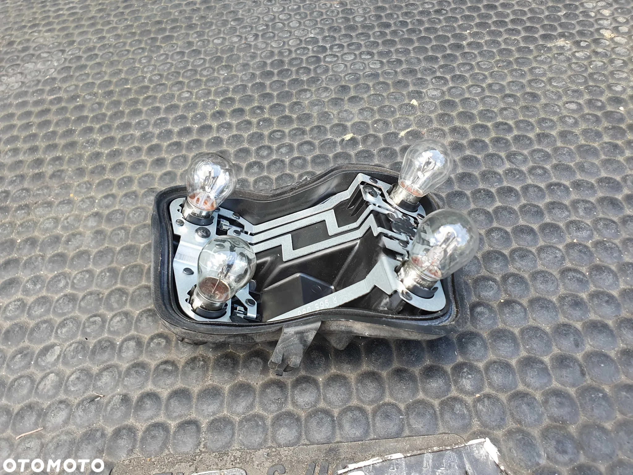 Wklad Lampa Lampy Oprawa Zarowki Mocowanie Tyl Prawy Tylne AUDI A4 B7 Sedan - 12