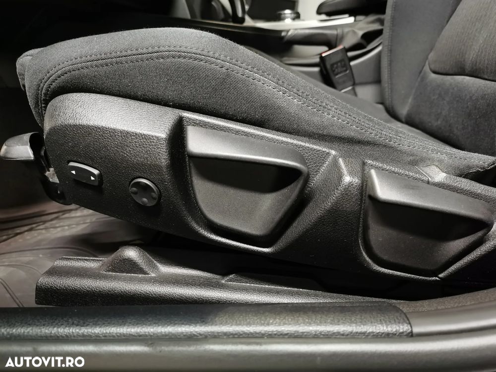 BMW Seria 3 320d Aut. Blue Performance Sport Line - 13