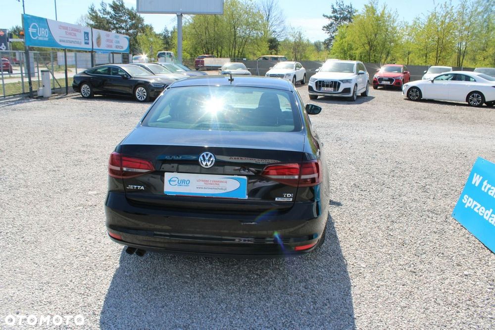 Volkswagen Jetta - 8