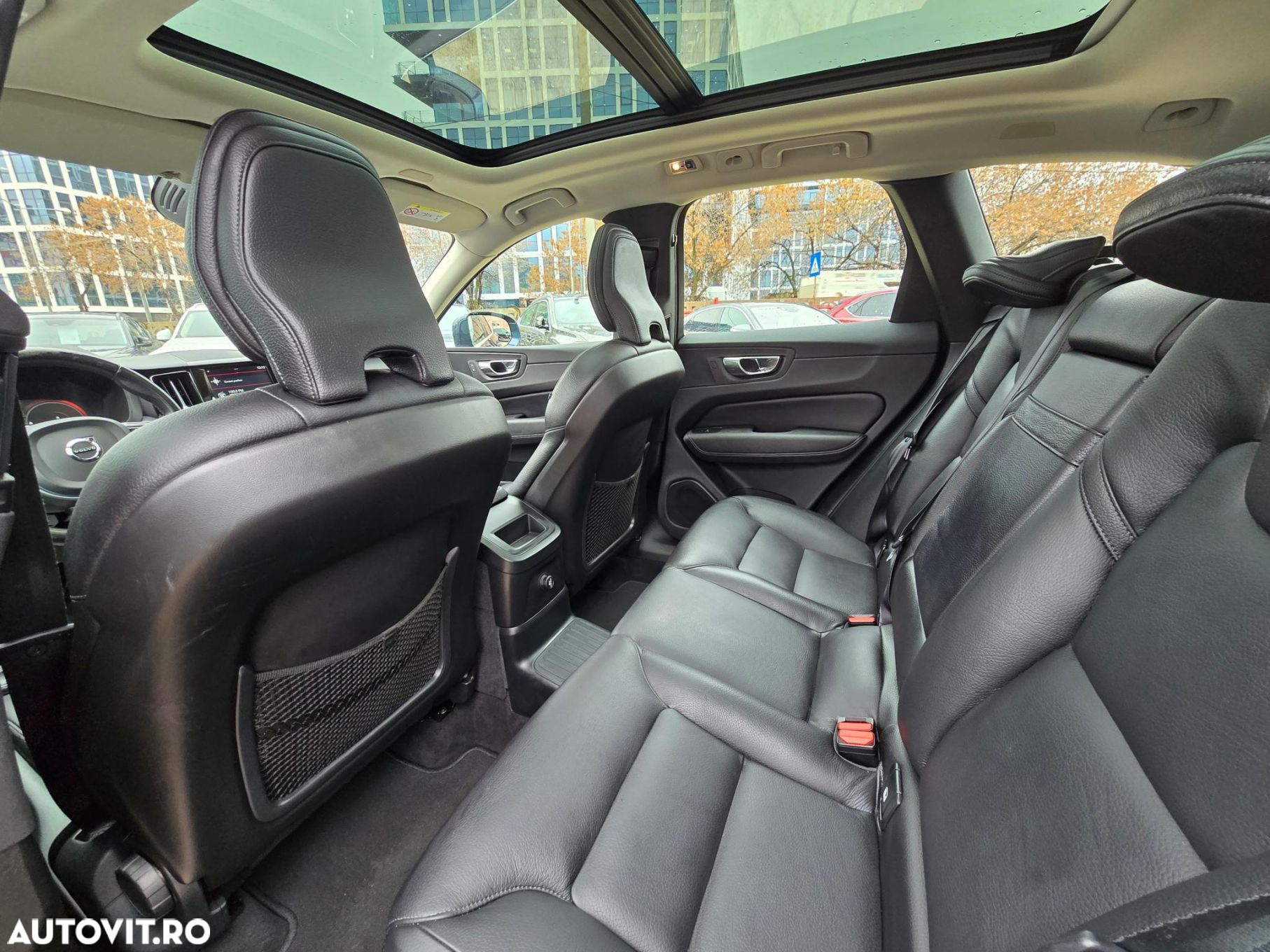 Volvo XC 60 T8 Twin Engine AWD Momentum - 9