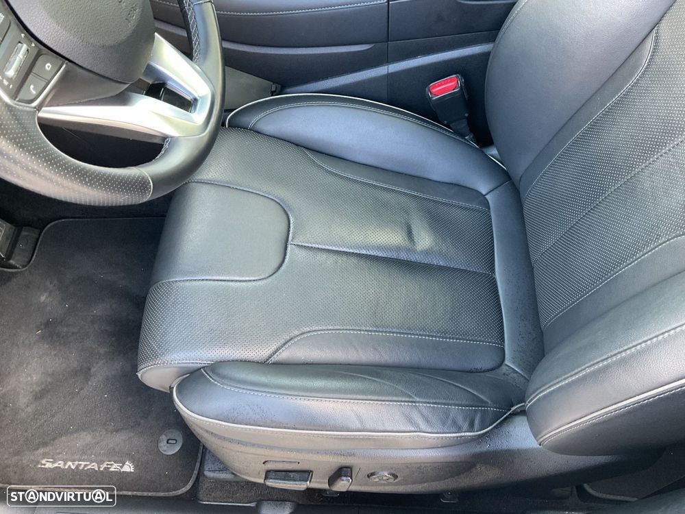 Hyundai Santa Fe 2.2 CRDi Vanguard+Luxury Pack - 23