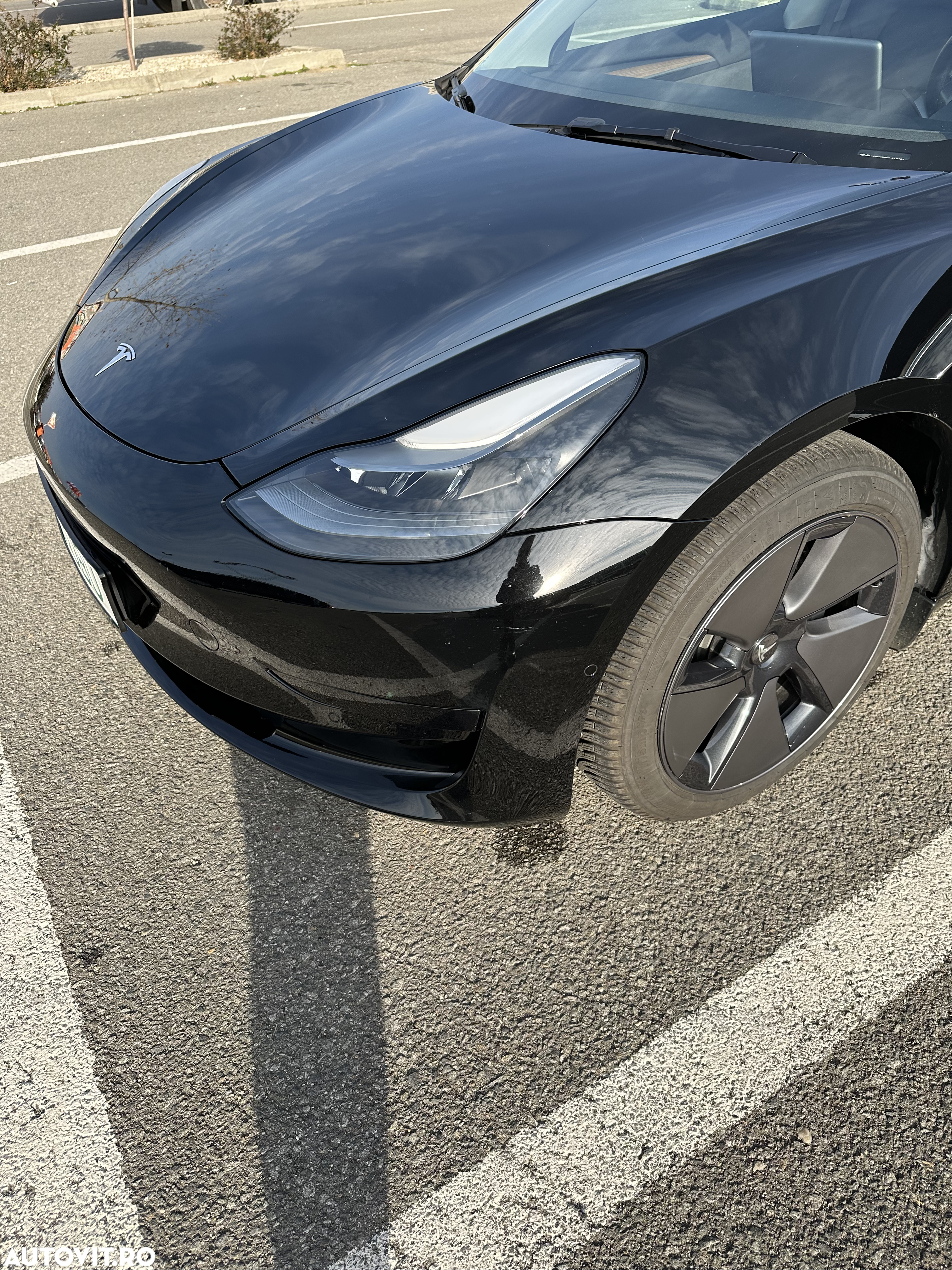 Tesla Model 3 - 4