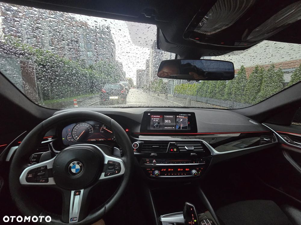 BMW Seria 5 520d xDrive Sport - 2