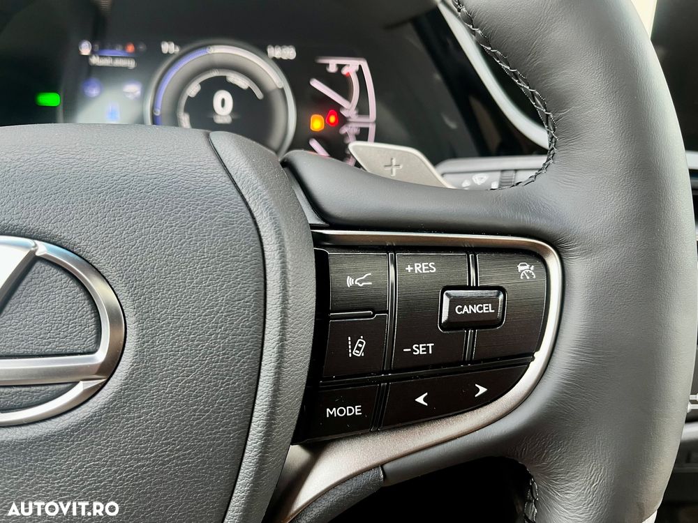 Lexus Seria ES 300h 2.5 TNGA HV 25H- 4X2 CVT Executive - 25