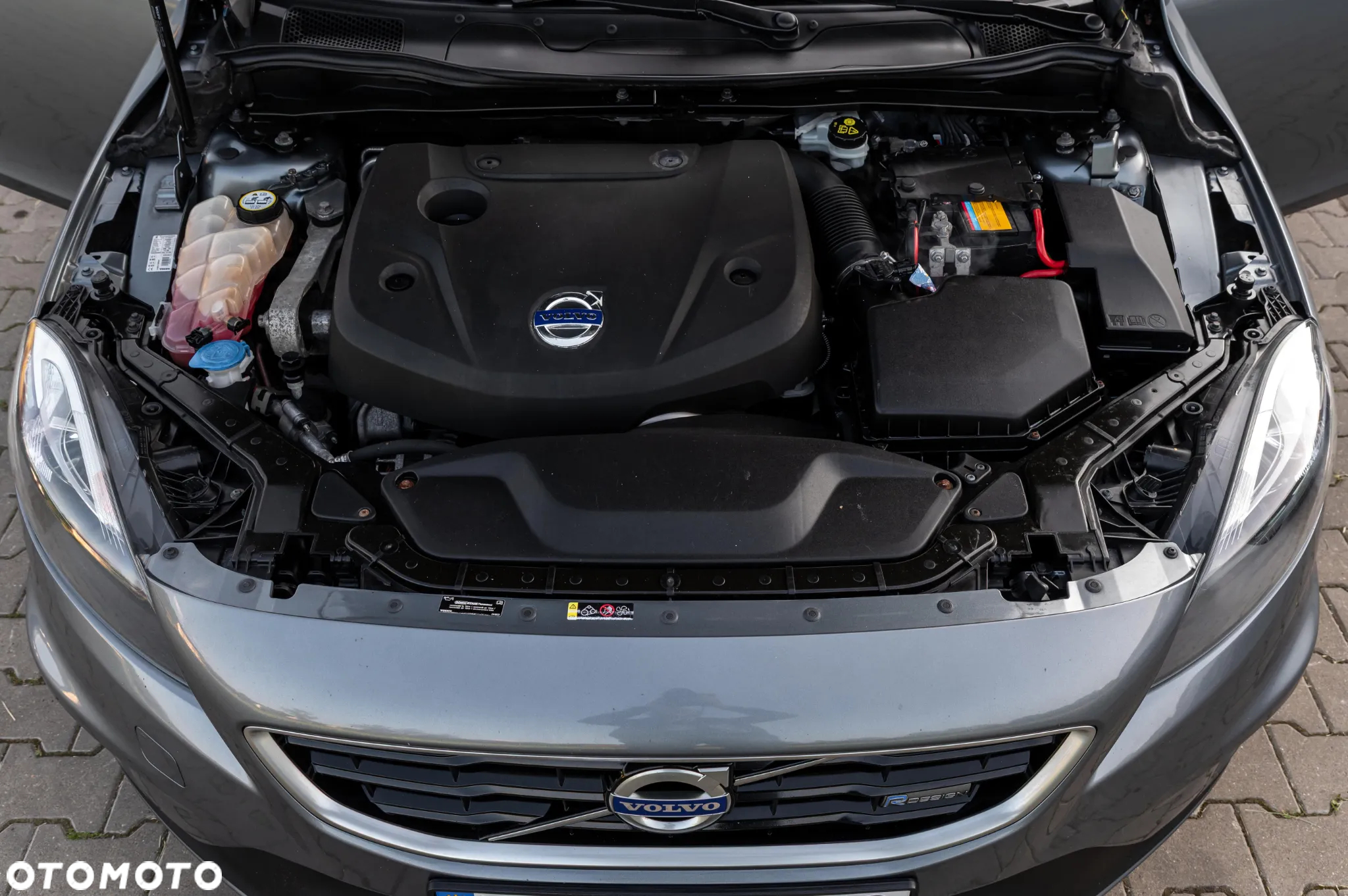 Volvo V40 D4 Drive-E R-Design Momentum - 41