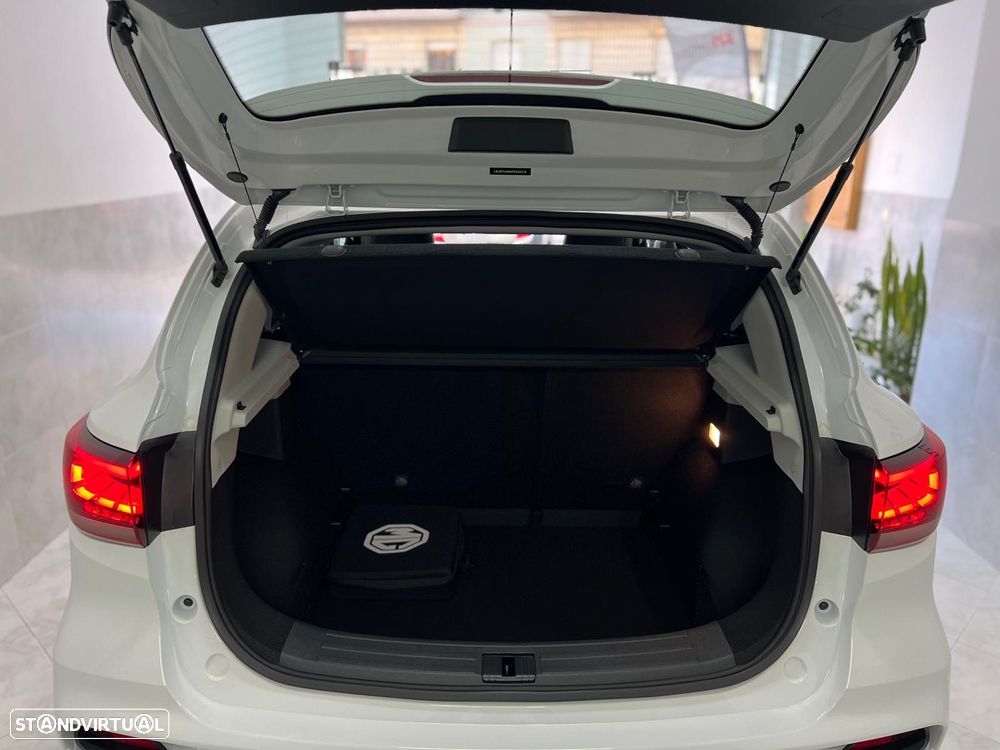 MG ZS EV 72.6 kWh Luxury - 50