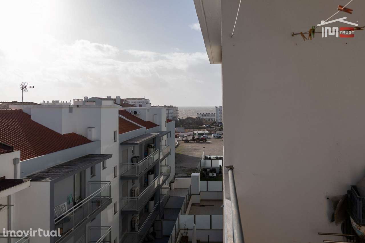 APARTAMENTO T2 COM ELEVADOR E PARQUEAMENTO NA CAVE VISTA MAR LATERA... - Grande imagem: 4/22