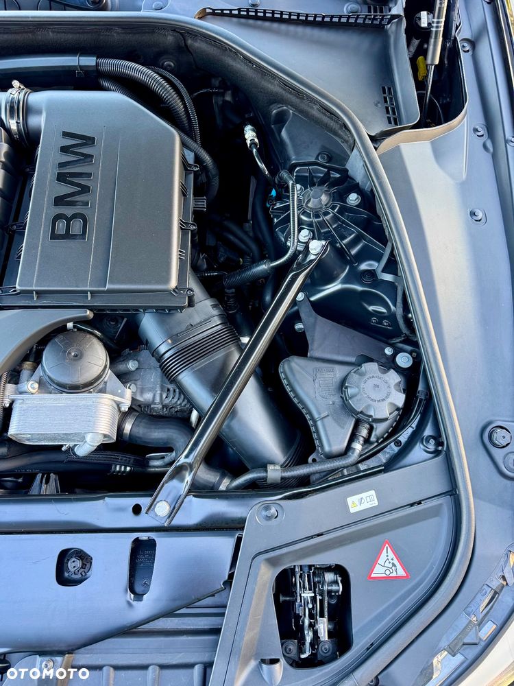 BMW Seria 5 535i Sport-Aut Modern Line - 26