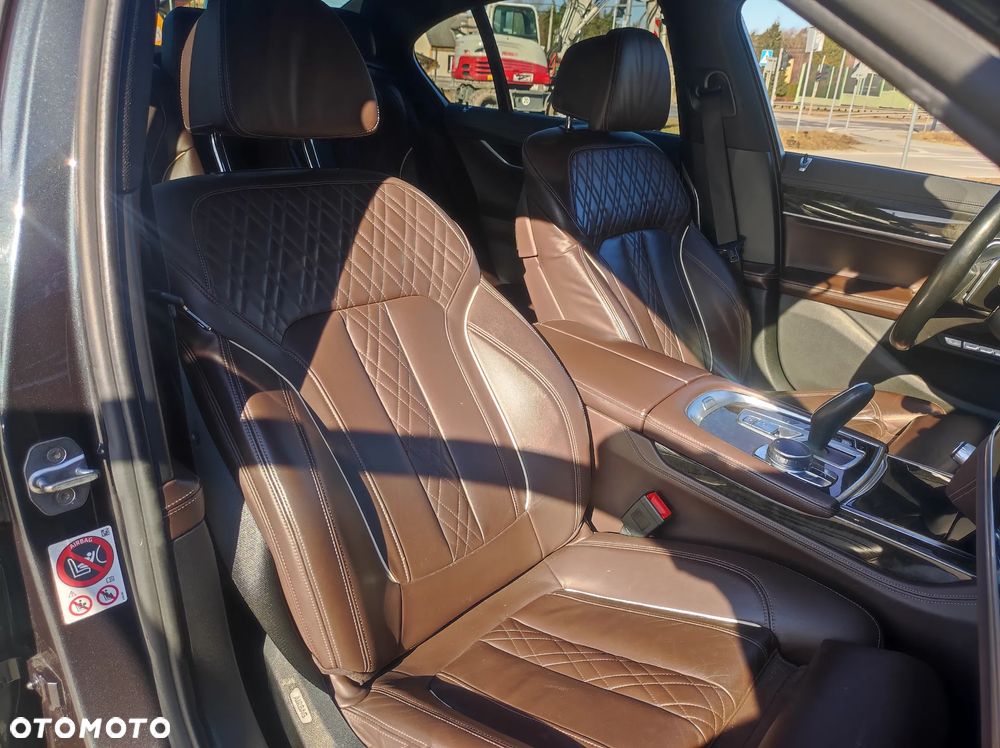 BMW Seria 7 730d xDrive - 14