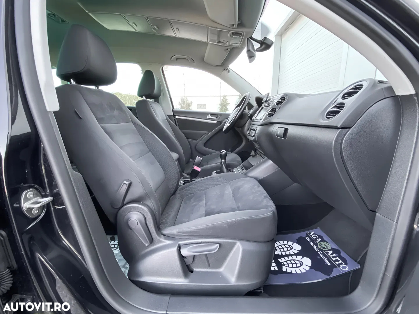 Volkswagen Tiguan - 11