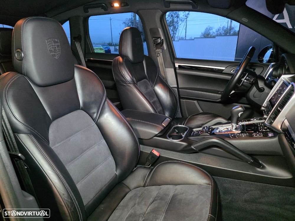 Porsche Cayenne Platinum Edition - 3